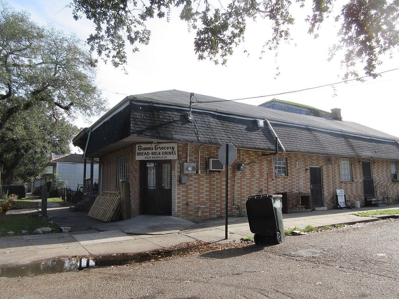 Bunn's Grocery, New Orleans, January 2022. Corner grocery/convenience store at downtown river corner of Bienville and Rocheblave Streets.
